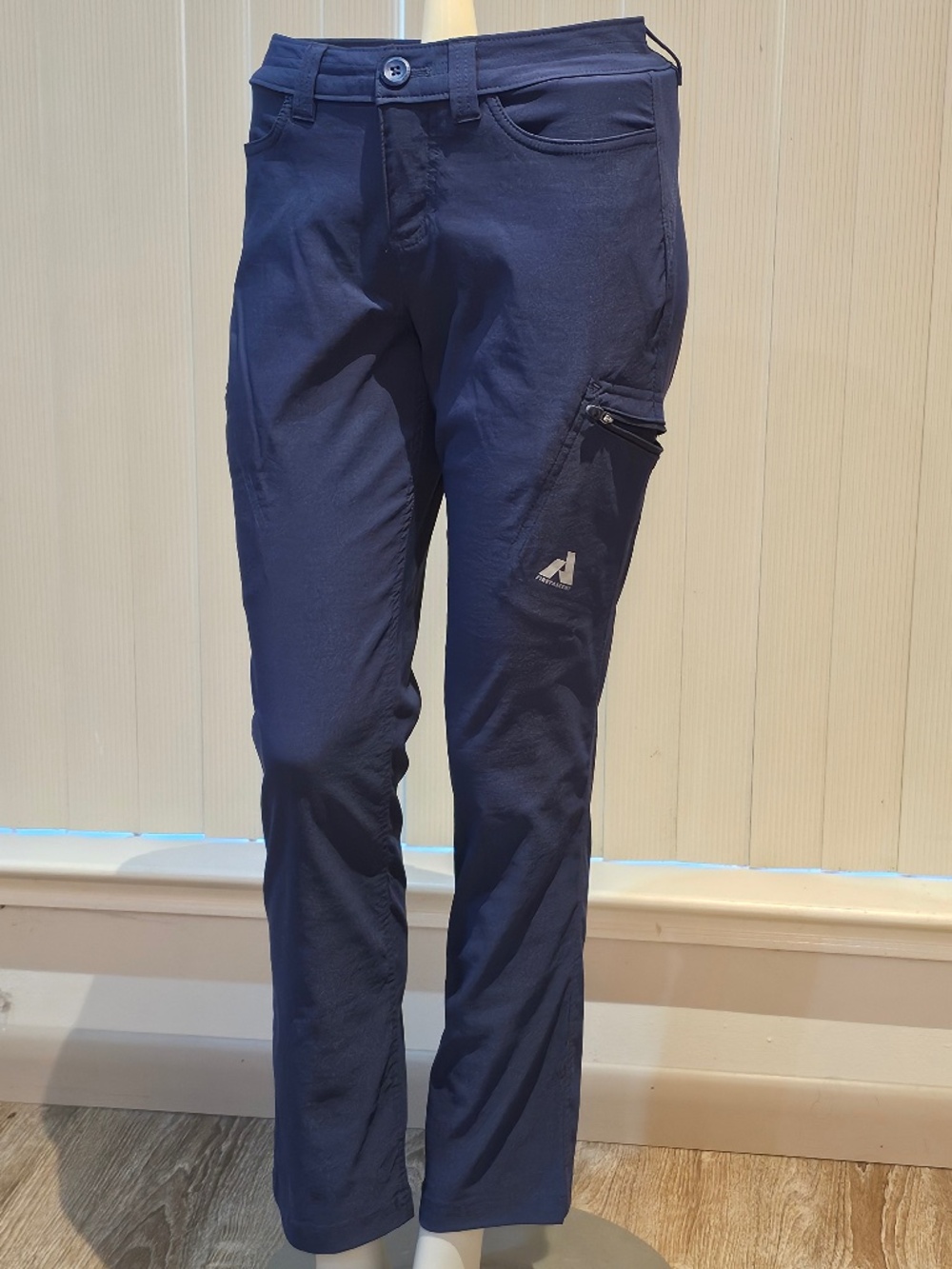 EUC EDDIE BAUER FIRST ASCENT GUIDE PRO SIZE 2P STRAIGHT LEG